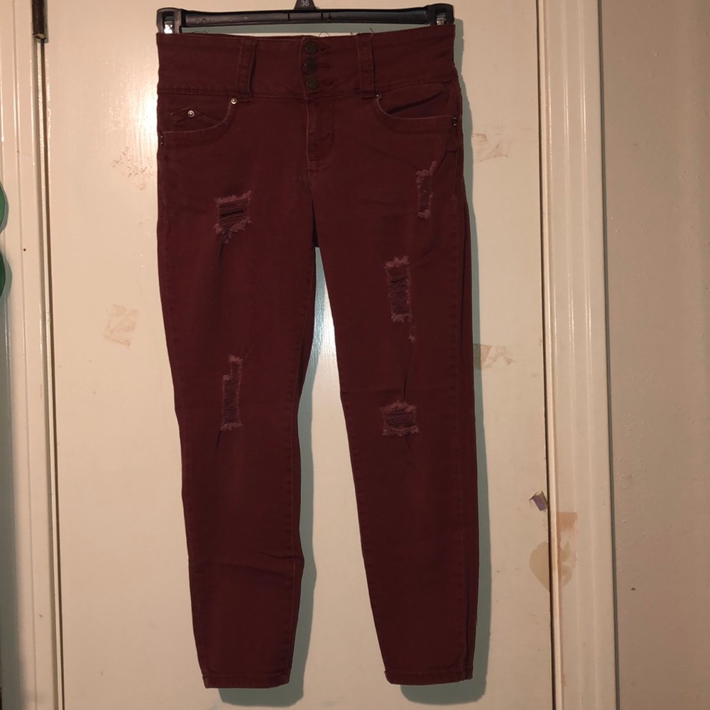 I’m selling Cut up jeans ❤️💖
